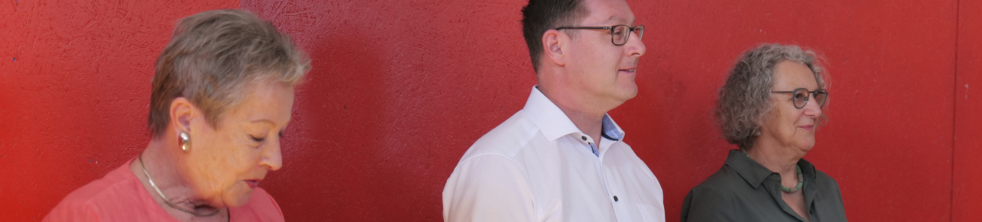 Frau Buchberger begrüßt die Anwesenden, mittig Bürgermeister Fichtner, rechts Kuratorin Dr. Riedmeier-Fischer