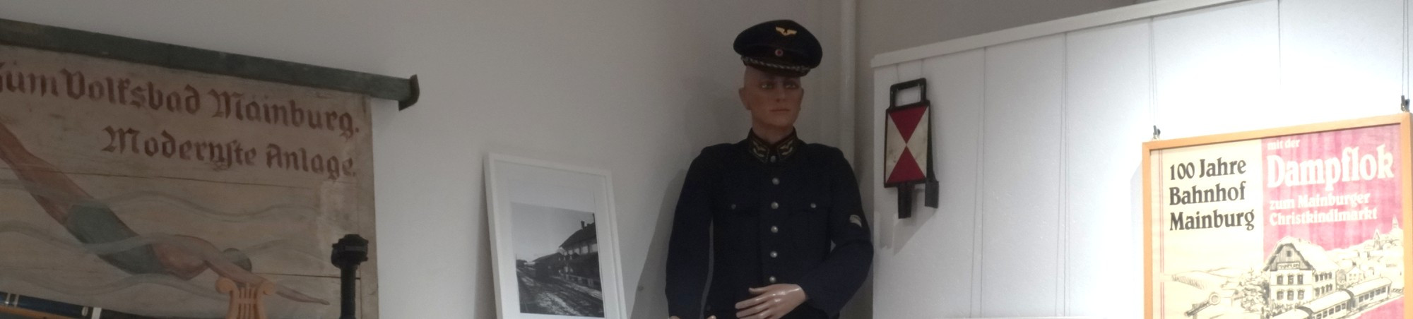 Bahnuniform, Plakat 100 Jahre Bahnhof Mainburg